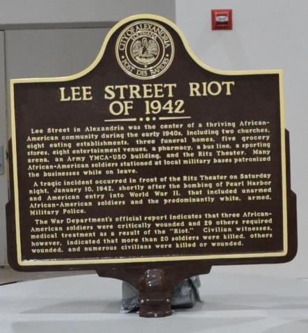 Photo of the historical marker regarding the Lee Street Riot of 1942.